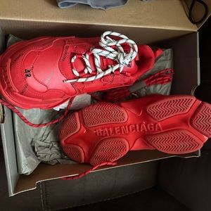 Balenciaga triple s - red size 42.